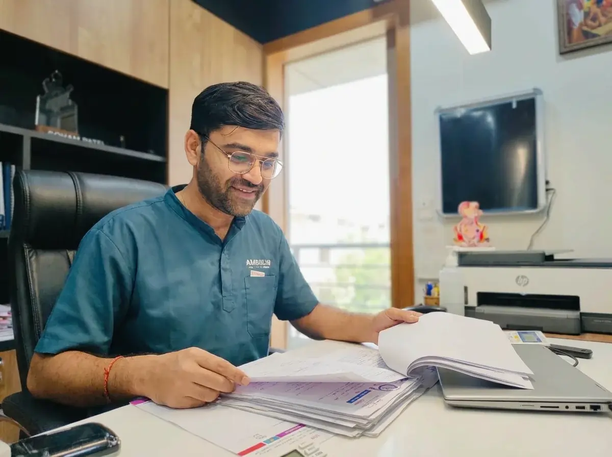 MEDICLAIM & CASHLESS FACILITY